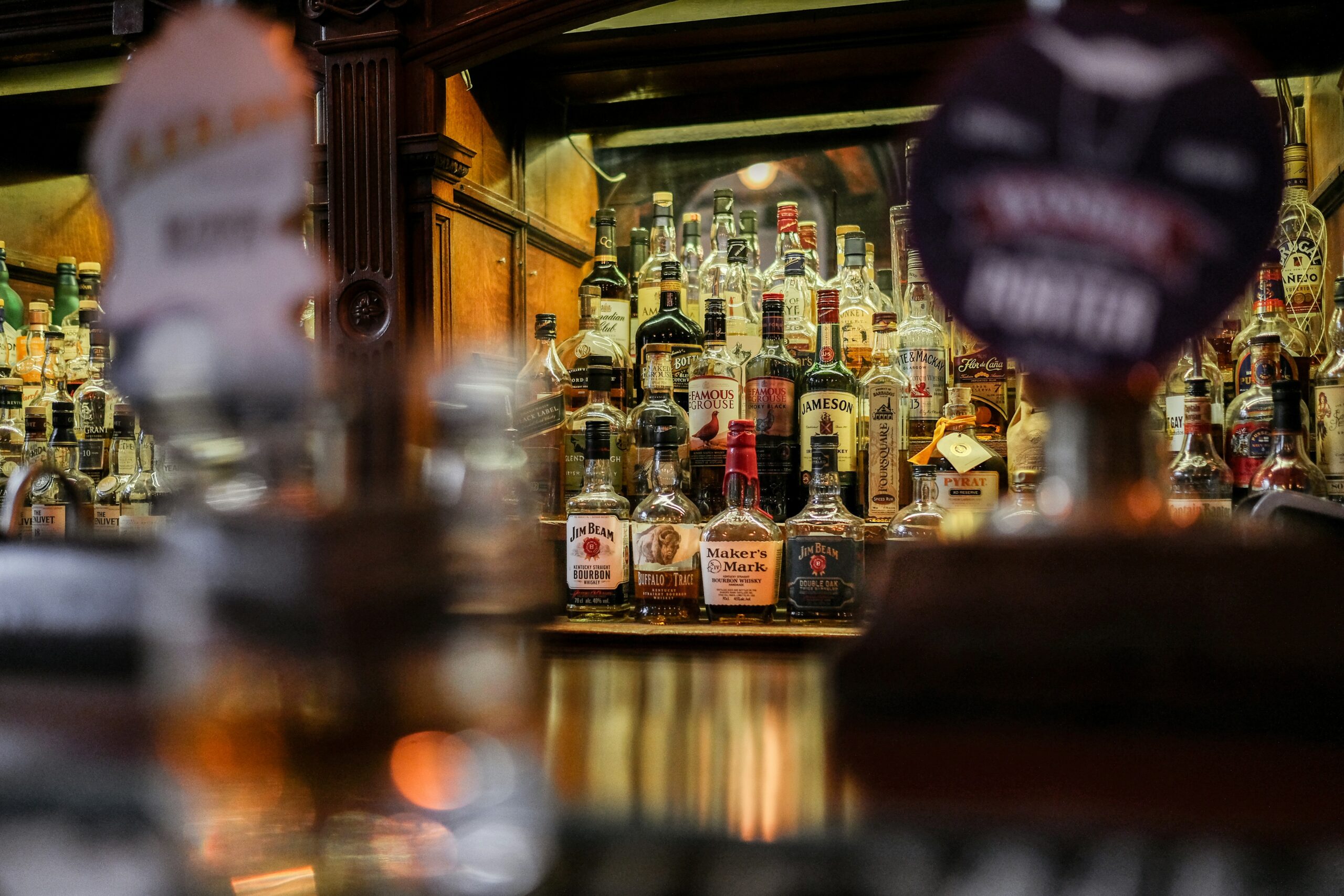 Long Bar Raffles Europejski in Warsaw